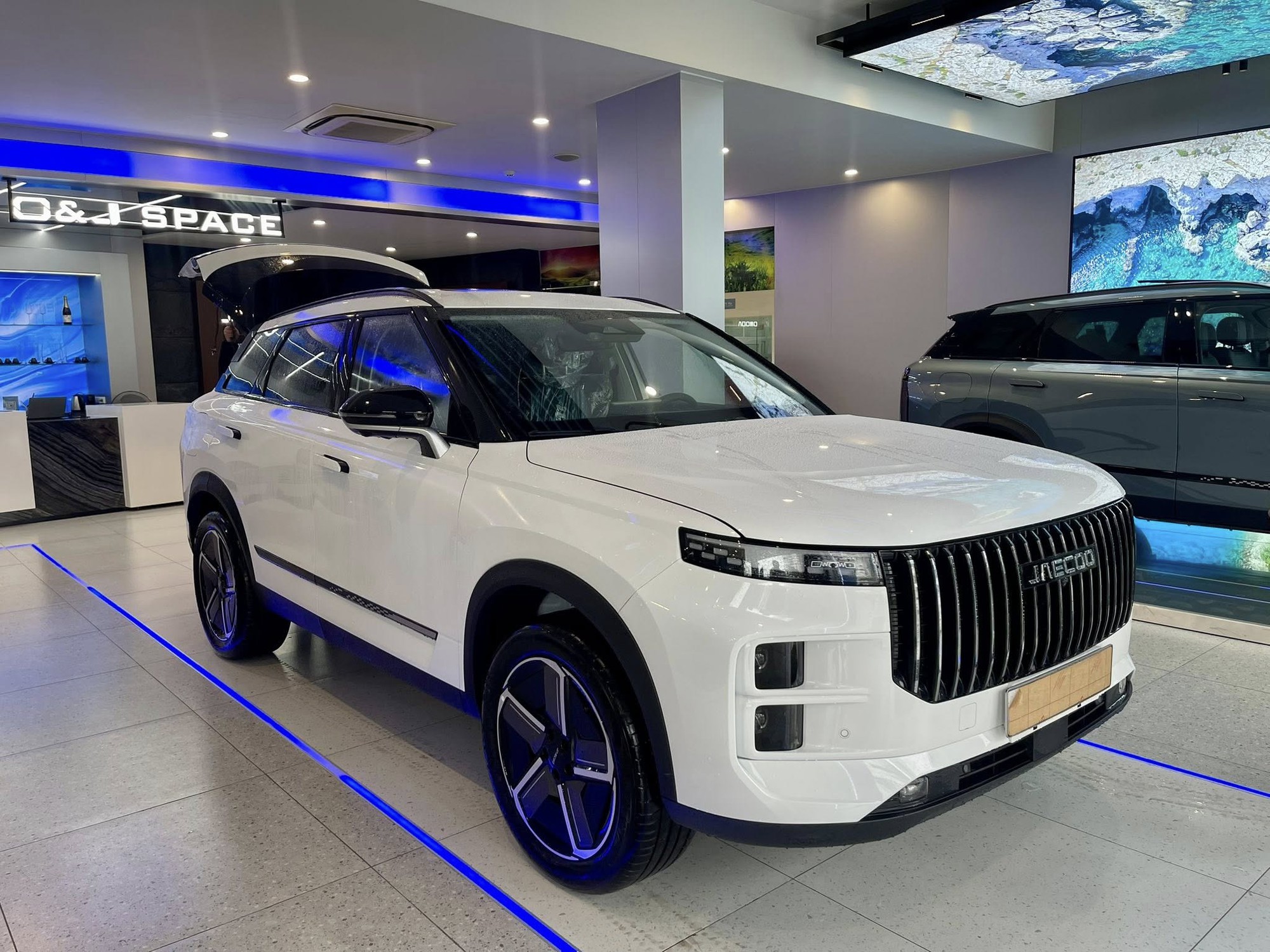 Omoda & Jaecoo tiếp tục giảm giá: Omoda C5 rẻ ngang Sonet, Jaecoo J7 ‘xanh chín’ với CX-5, Tucson- Ảnh 3.