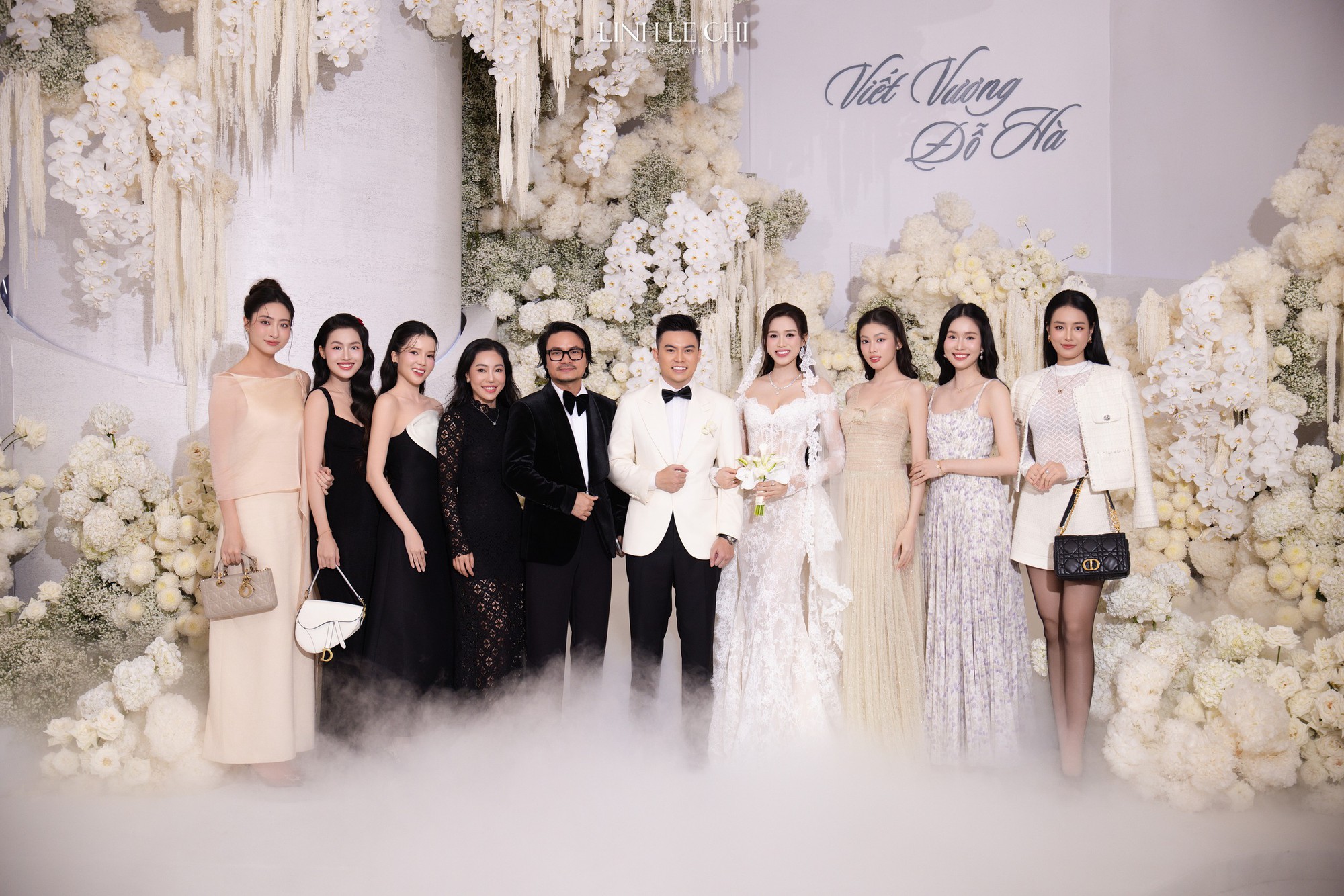 Á hậu cực thân, từng được Đỗ Hà bê tráp vắng mặt bất thường trong đám cưới tại Hà Nội- Ảnh 1.