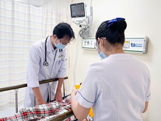 Vụ nghi ngộ độc tại quán bánh mì nổi tiếng ở TP.HCM: Tăng lên 235 ca từ 13 bệnh viện- Ảnh 2.