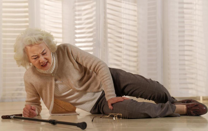 Bà lão 60 tuổi lương hưu 7 triệu đồng, tiết kiệm hơn 1 tỷ đồng vẫn sống chẳng vui: “Cả đời tằn tiện, tôi quá hối hận vì sống sai cách”- Ảnh 2. Bà lão 60 tuổi lương hưu 7 triệu đồng, tiết kiệm hơn 1 tỷ đồng vẫn sống chẳng vui: “Cả đời tằn tiện, tôi quá hối hận vì sống sai cách”- Ảnh 2.