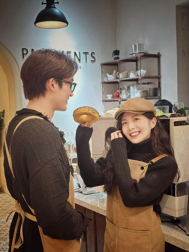 5 cặp đôi phim giả tình thật đẹp nhất Việt Nam: Trấn Thành - Hari Won xếp thứ 2, hạng 1 đúng chuẩn "tiên đồng ngọc nữ"- Ảnh 9. 5 cặp đôi phim giả tình thật đẹp nhất Việt Nam: Trấn Thành - Hari Won xếp thứ 2, hạng 1 đúng chuẩn "tiên đồng ngọc nữ"- Ảnh 9.