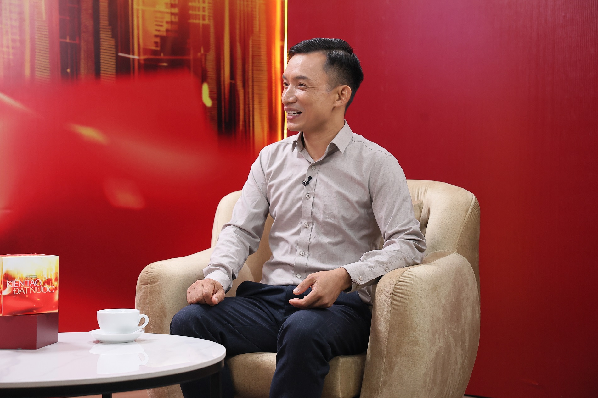 Nhờ làm nông từ nhỏ, nhà sáng chế chân đất Tạ Đình Huy hiểu rõ sự vất vả của người nông dân và cách "giảm tải" công việc hiệu quả- Ảnh 1. Nhờ làm nông từ nhỏ, nhà sáng chế chân đất Tạ Đình Huy hiểu rõ sự vất vả của người nông dân và cách "giảm tải" công việc hiệu quả- Ảnh 1.