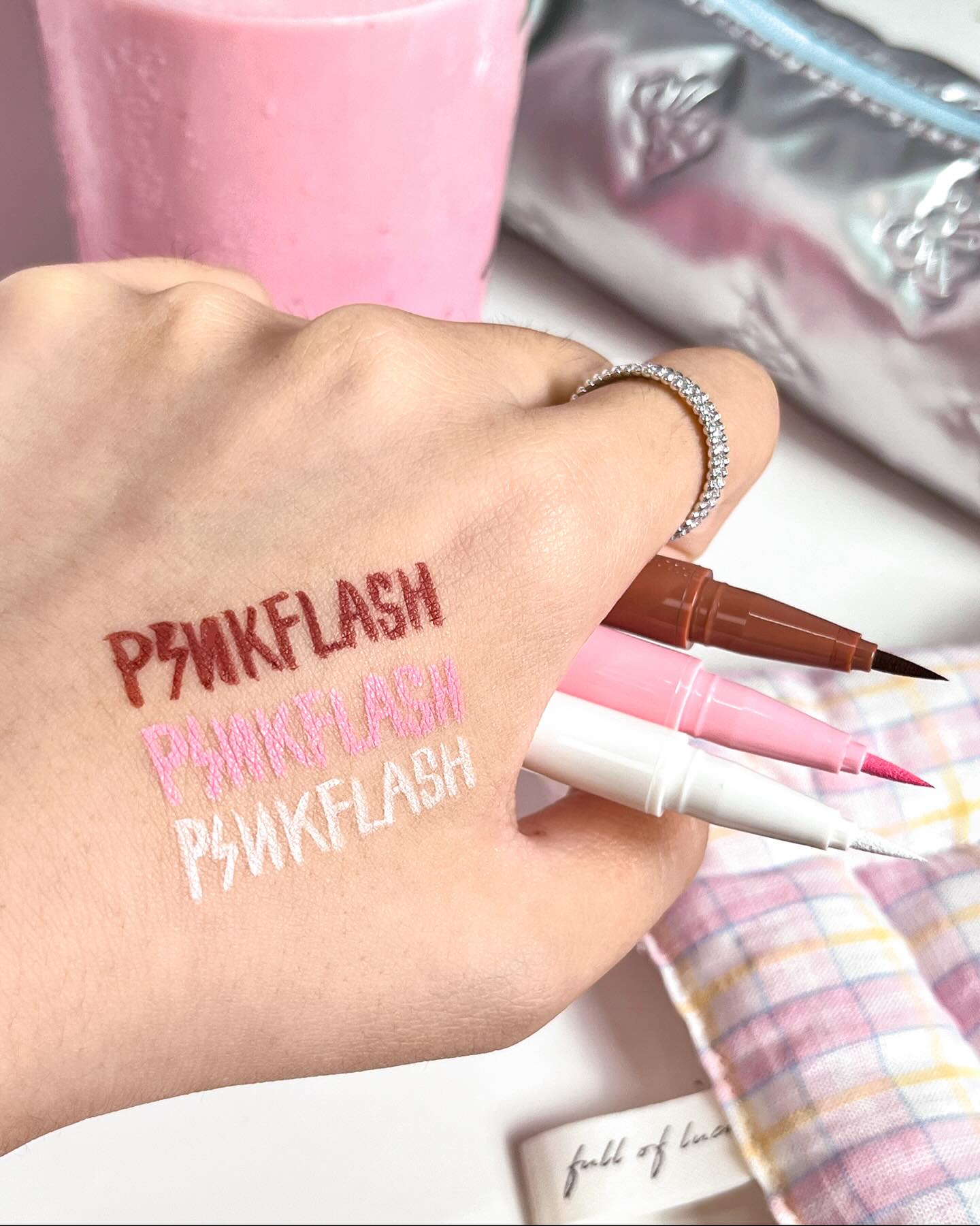 Phấn mắt PINKFLASH dính bê bối lớn: Người dùng bị lẹo mắt hàng loạt, hãng tiêu huỷ, đền tiền gấp đôi- Ảnh 14. Phấn mắt PINKFLASH dính bê bối lớn: Người dùng bị lẹo mắt hàng loạt, hãng tiêu huỷ, đền tiền gấp đôi- Ảnh 14.
