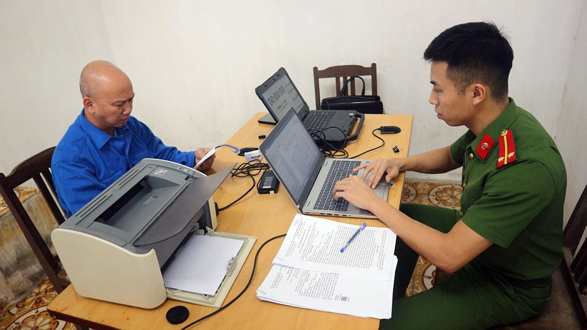 Bắt 2 ông trùm lừa đào tiền ảo- Ảnh 1.