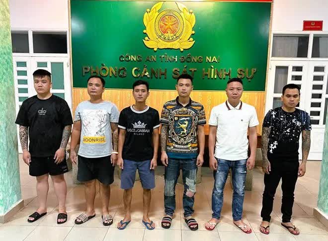 Bắt nhóm in tờ rơi, lập Fanpage quảng cáo “tín dụng đen”- Ảnh 1.