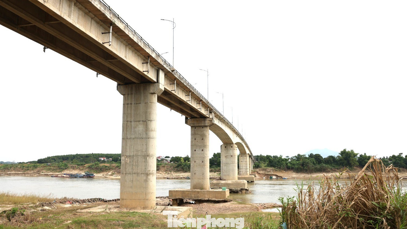 Nhà thầu thi công cầu Sông Lô cho rằng sự cố là 'do mưa lũ', 2 lần xin tự bỏ tiền ra sửa chữa- Ảnh 1.