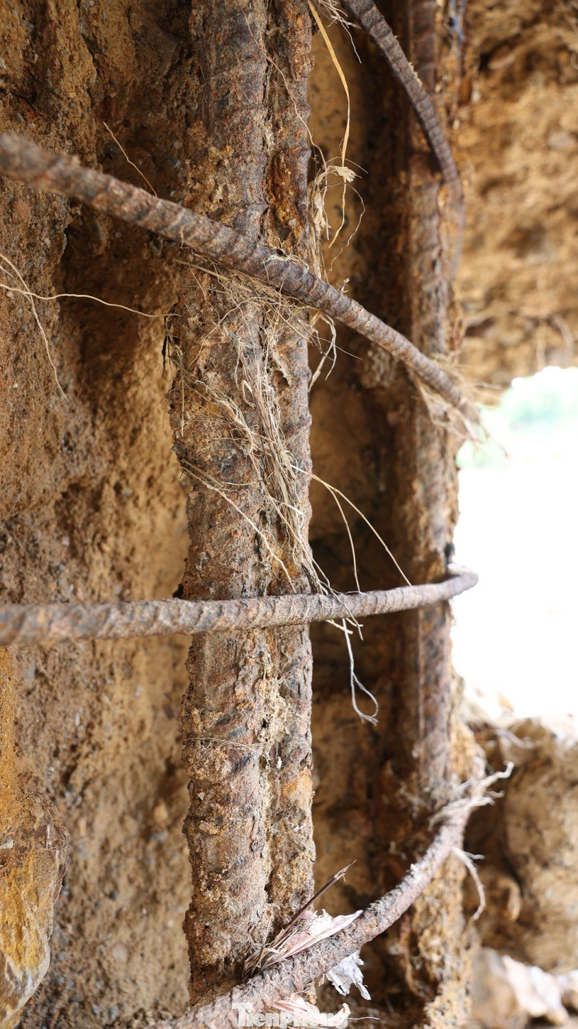 Nhà thầu thi công cầu Sông Lô cho rằng sự cố là 'do mưa lũ', 2 lần xin tự bỏ tiền ra sửa chữa- Ảnh 2.