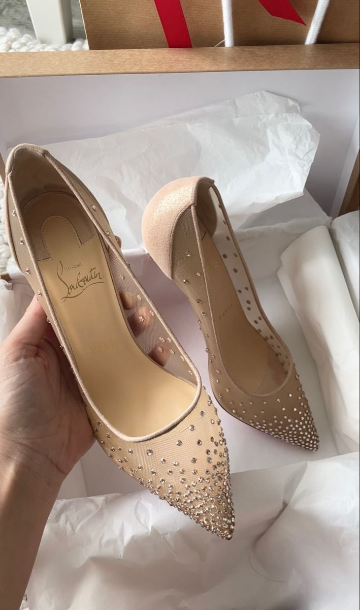 Cận cảnh đôi giày cưới trị giá hơn 30 triệu của Đỗ Hà: Cách cô dâu thể hiện sự tinh tế với chồng doanh nhân- Ảnh 8.