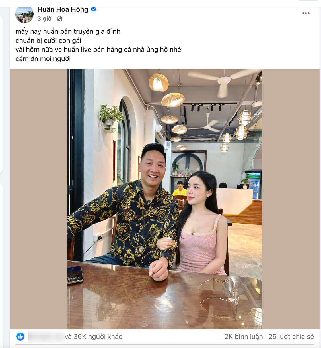 Huấn Hoa Hồng có động thái lạ- Ảnh 1. Huấn Hoa Hồng có động thái lạ- Ảnh 1.