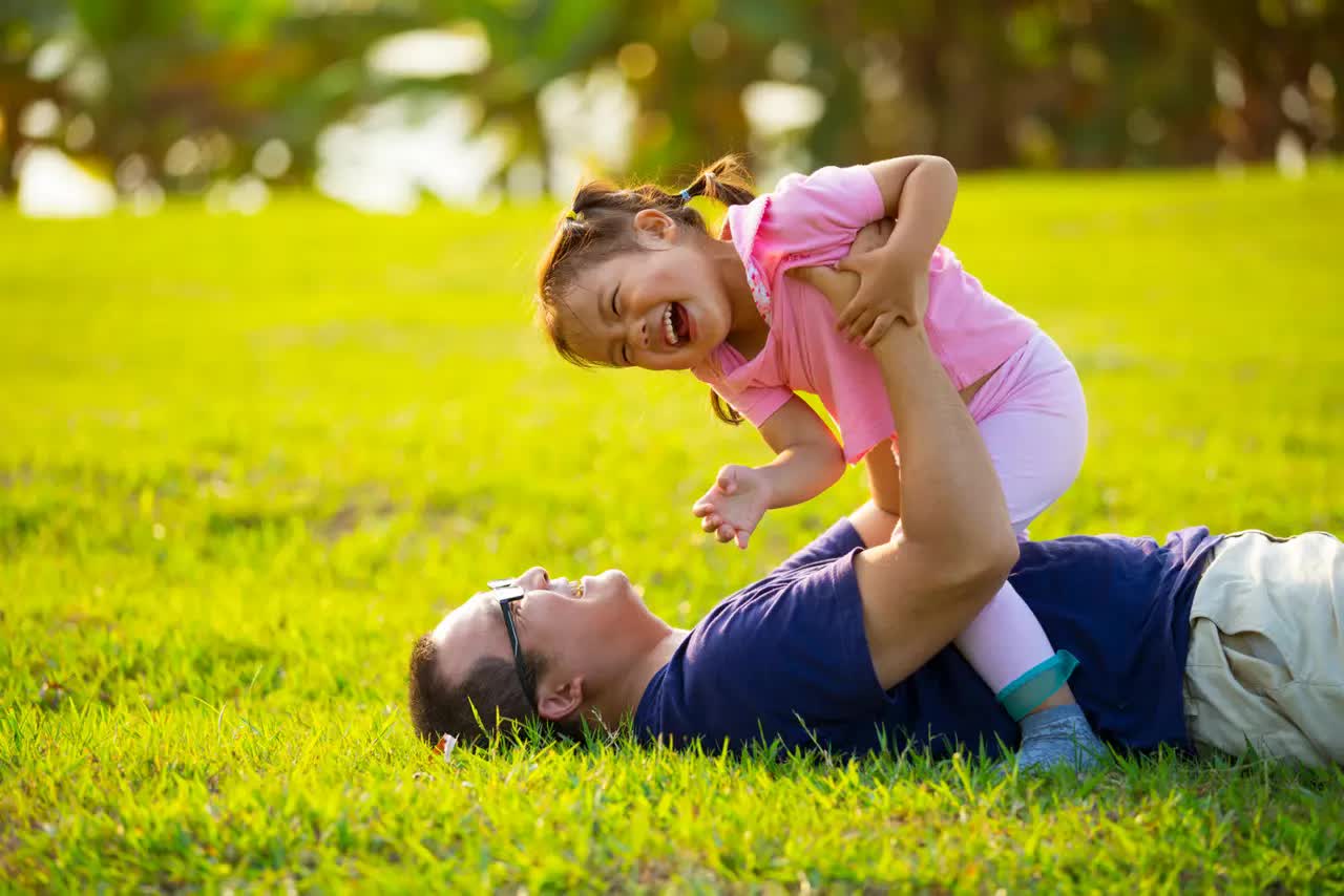 3 đặc điểm của những đứa trẻ được yêu đương thực sự, muốn giấu cũng không giấu nổi!- Ảnh 2.