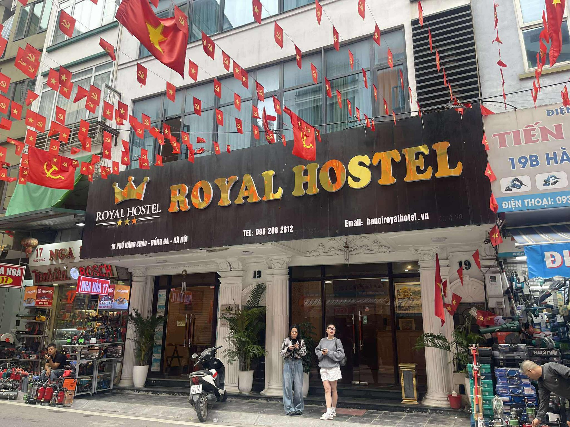 Phát hiện nhiều sai phạm tại khách sạn ở Hà Nội bị tố "bùng" phòng dù khách đã thanh toán đủ tiền- Ảnh 2.