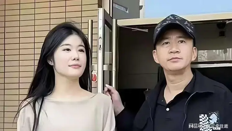 Bắt gặp nam diễn viên phim giờ vàng về quê bán mỳ, có 5 triệu fan mà tiền cát xê không đủ mua thuốc cảm- Ảnh 4.