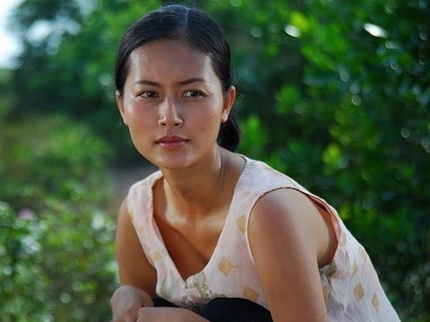 Sốc visual đại mỹ nhân vào vai Hoàng hậu quyền lực nhất Việt Nam, 30 năm nhan sắc không đổi mới đáng nể- Ảnh 8. Sốc visual đại mỹ nhân vào vai Hoàng hậu quyền lực nhất Việt Nam, 30 năm nhan sắc không đổi mới đáng nể- Ảnh 8.