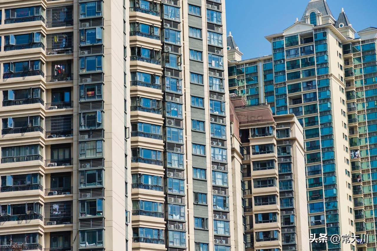 Đừng dại mua tầng cao nhất: Tôi đã trả giá bằng hóa đơn điện tăng gấp đôi và 2 lần sửa dột vẫn không xong- Ảnh 2. Đừng dại mua tầng cao nhất: Tôi đã trả giá bằng hóa đơn điện tăng gấp đôi và 2 lần sửa dột vẫn không xong- Ảnh 2.