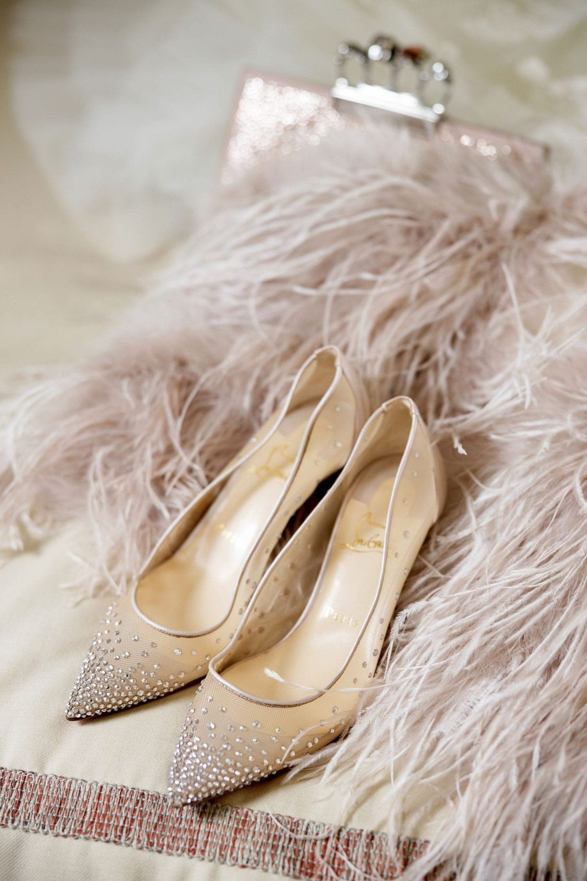 Cận cảnh đôi giày cưới trị giá hơn 30 triệu của Đỗ Hà: Cách cô dâu thể hiện sự tinh tế với chồng doanh nhân- Ảnh 7.