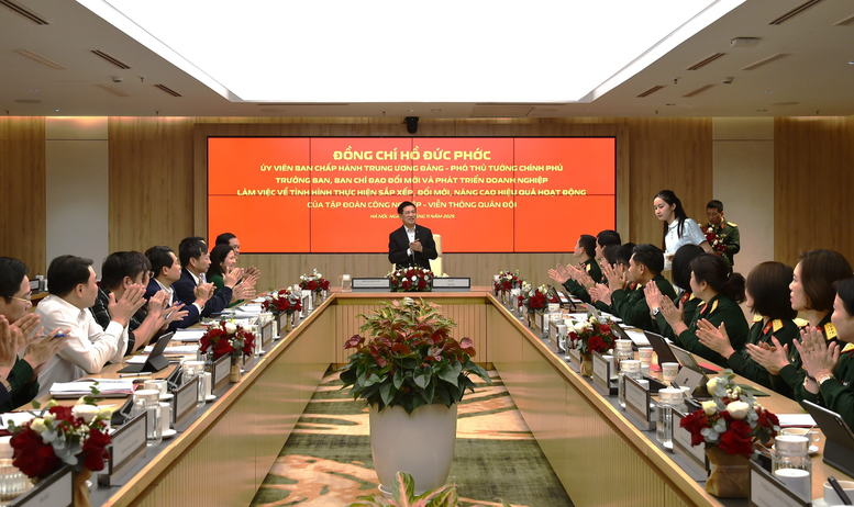 Phó Thủ tướng Hồ Đức Phớc làm việc với Tập đoàn Viettel- Ảnh 1.