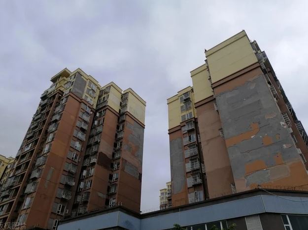 Ở tuổi 58, tôi rao bán căn hộ tầng 15 dù lỗ nặng: “Càng lên cao, cuộc sống càng ngột ngạt”- Ảnh 1.