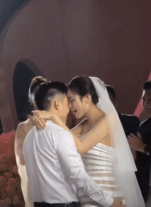 Cận cảnh đôi giày cưới trị giá hơn 30 triệu của Đỗ Hà: Cách cô dâu thể hiện sự tinh tế với chồng doanh nhân- Ảnh 5.