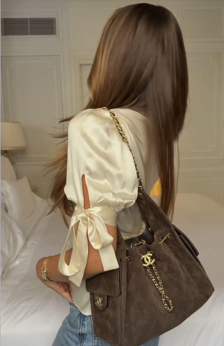 Túi mới nhất của Chanel khiến MXH bùng nổ, dân tình khẩn thiết đòi 