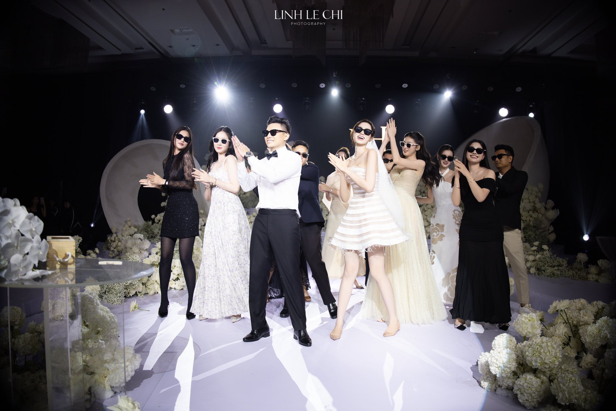 Cận cảnh đôi giày cưới trị giá hơn 30 triệu của Đỗ Hà: Cách cô dâu thể hiện sự tinh tế với chồng doanh nhân- Ảnh 3.