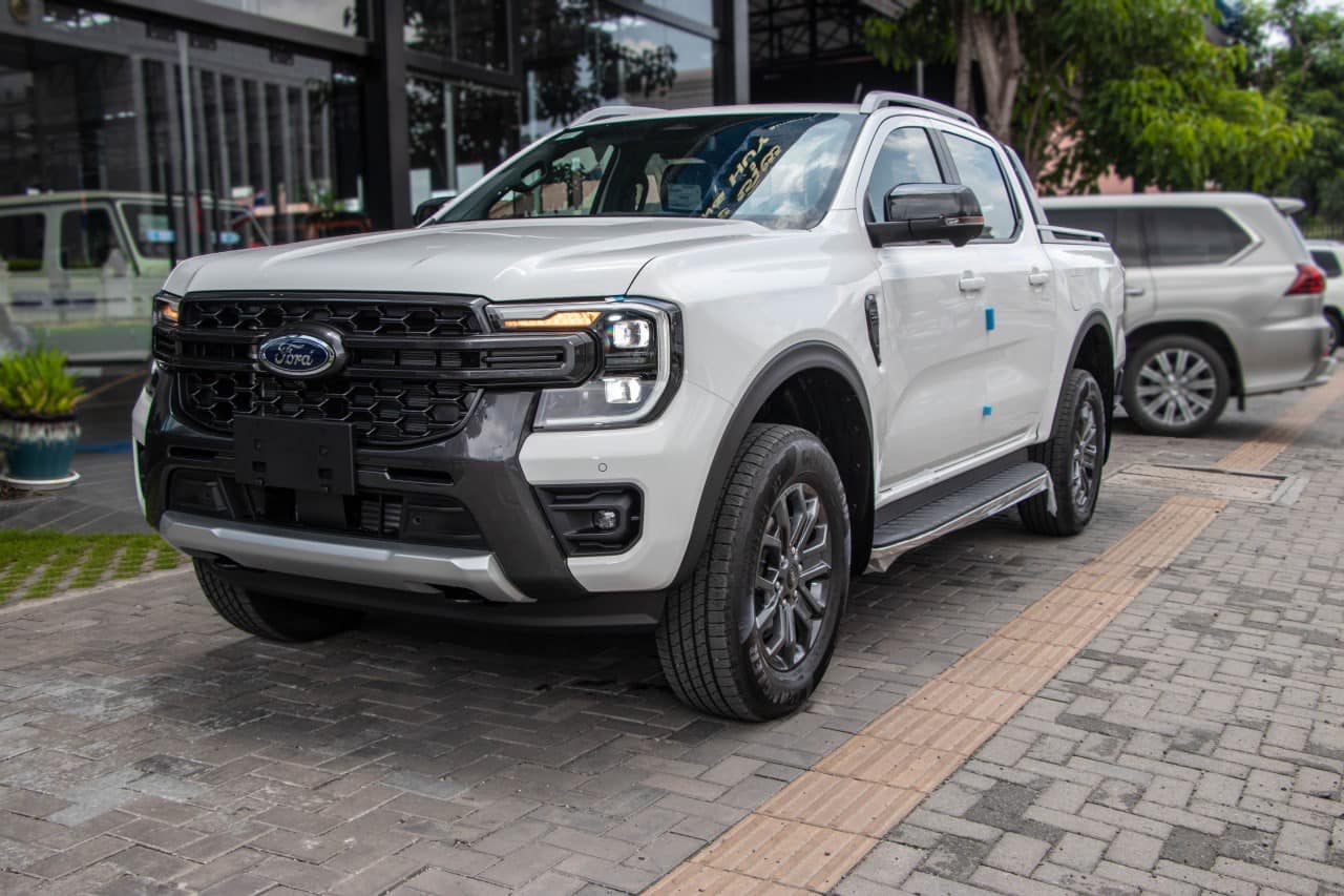 Ford Ranger giảm giá mạnh tại đại lý: Bản Wildtrak, Raptor giảm tới 120 triệu đồng, bản ‘base’ còn rẻ hơn Hilux- Ảnh 1.