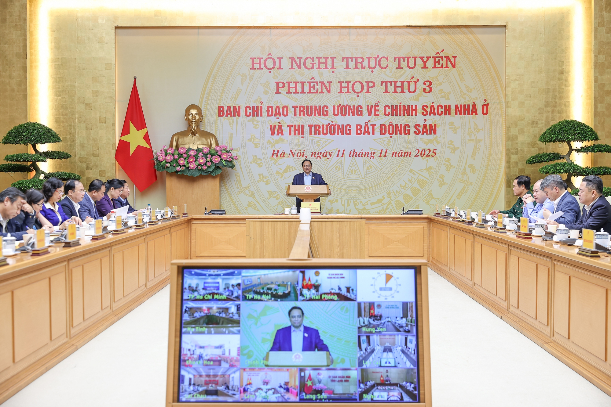 Thủ tướng: Xử lý ngay các hành vi tiêu cực, trục lợi trong lĩnh vực nhà ở xã hội- Ảnh 2.