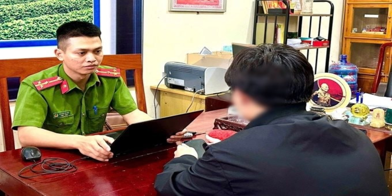 Nam sinh 2005 tại Hà Nội vừa chuyển khoản 600 triệu đồng, gia đình xác nhận đủ nhưng lại báo công an- Ảnh 1.