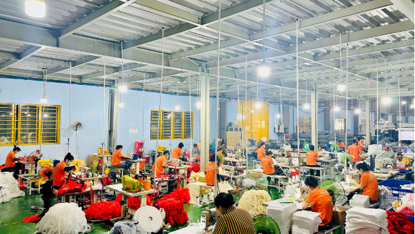 Từ bỏ thu nhập 60 triệu đồng cô gái khởi nghiệp bằng túi vải không dệt- Ảnh 1.