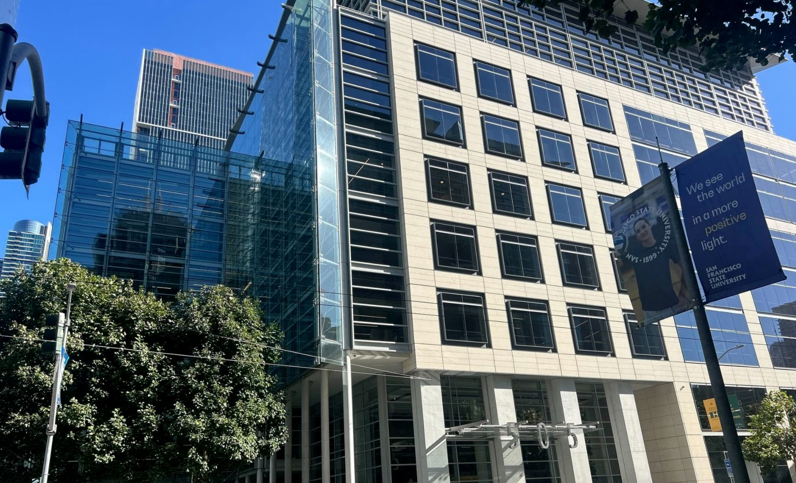 Vị thế OpenAI lung lay bởi 1 startup 4 năm tuổi: Sẽ sinh lời sớm hơn, sở hữu chiến lược kinh doanh khác biệt- Ảnh 2.