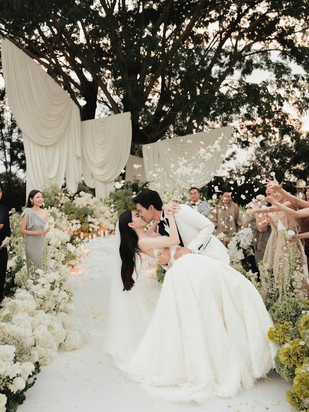 Ngắm đám cưới của Ngắm đám cưới của