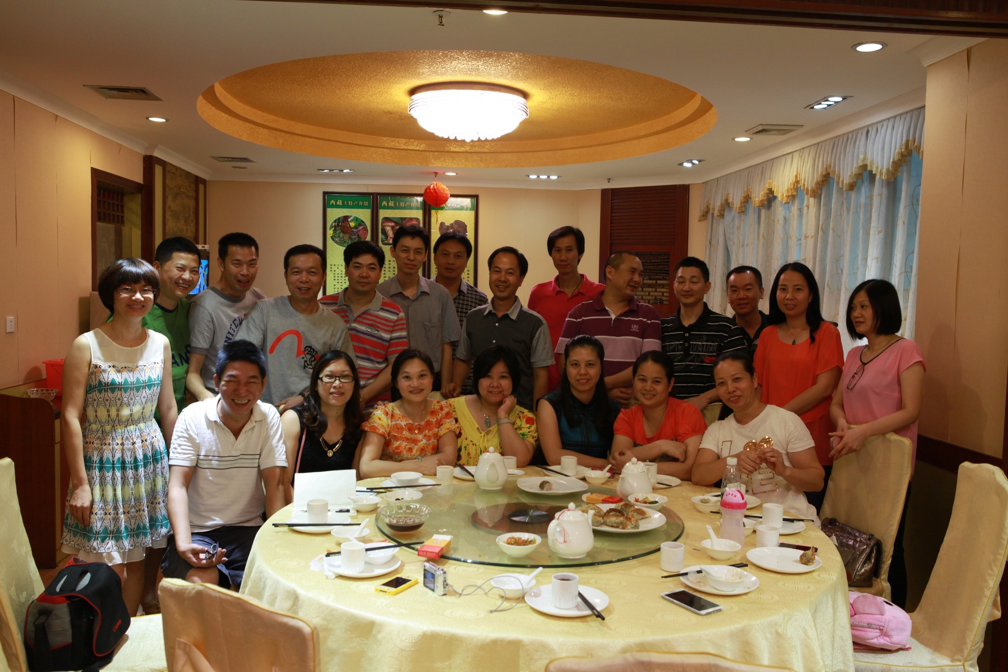 Họp lớp mời 15 người, đến nơi 30 người ăn hết 100 triệu: Nữ chủ tiệc vẫn trả nổi nhưng muốn dạy “một bài học nhớ đời”- Ảnh 1.