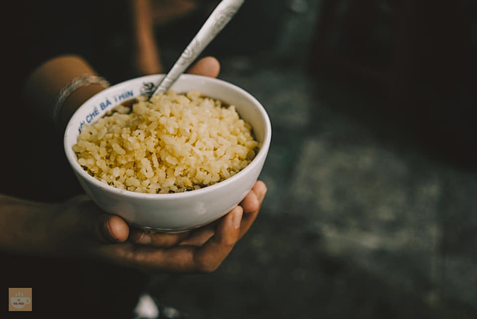 Khách Tây trầm trồ khi ăn món bình dân chỉ vài nghìn trong chợ Việt, nhận xét: Khách Tây trầm trồ khi ăn món bình dân chỉ vài nghìn trong chợ Việt, nhận xét: