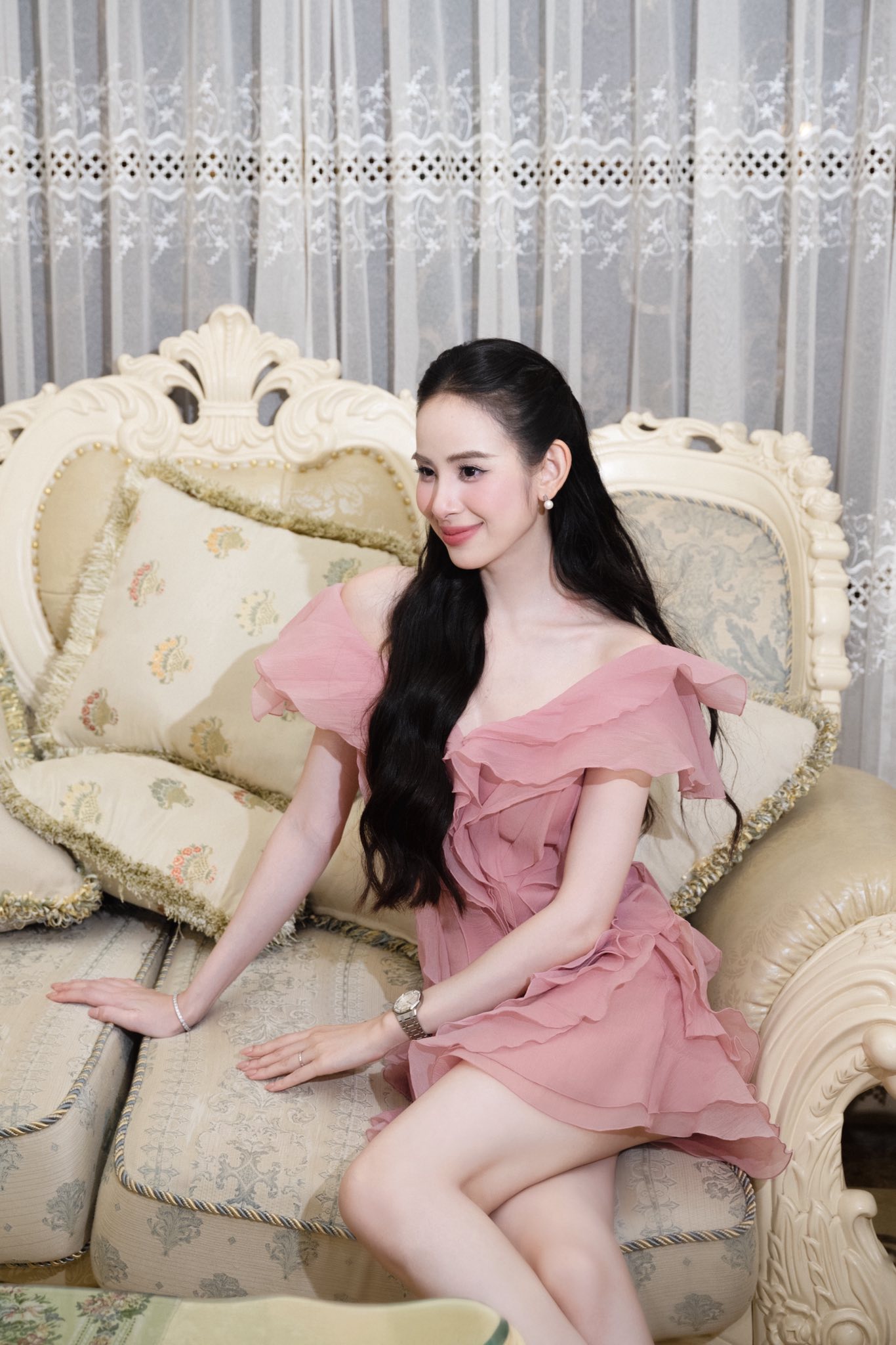 Bên trong biệt thự xa hoa Hương Liên sống trước khi về làm dâu cựu Chủ tịch tập đoàn- Ảnh 3.