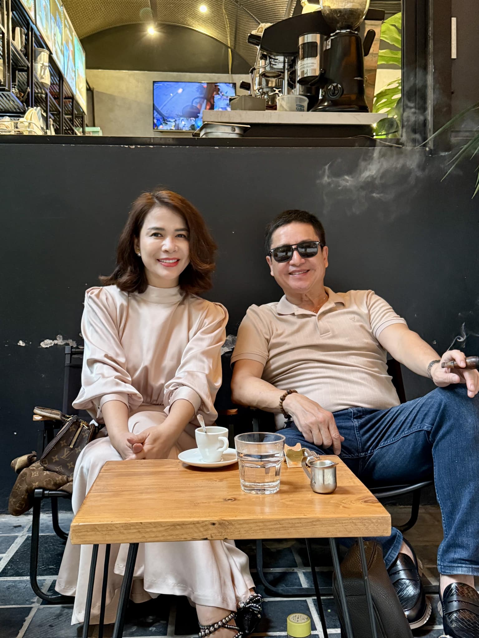 NSƯT, nguyên Quyền Giám đốc Nhà hát: Nhà ở số 1 Tràng Tiền, yêu bạn gái không cần danh nghĩa vợ chồng- Ảnh 4. NSƯT, nguyên Quyền Giám đốc Nhà hát: Nhà ở số 1 Tràng Tiền, yêu bạn gái không cần danh nghĩa vợ chồng- Ảnh 4.