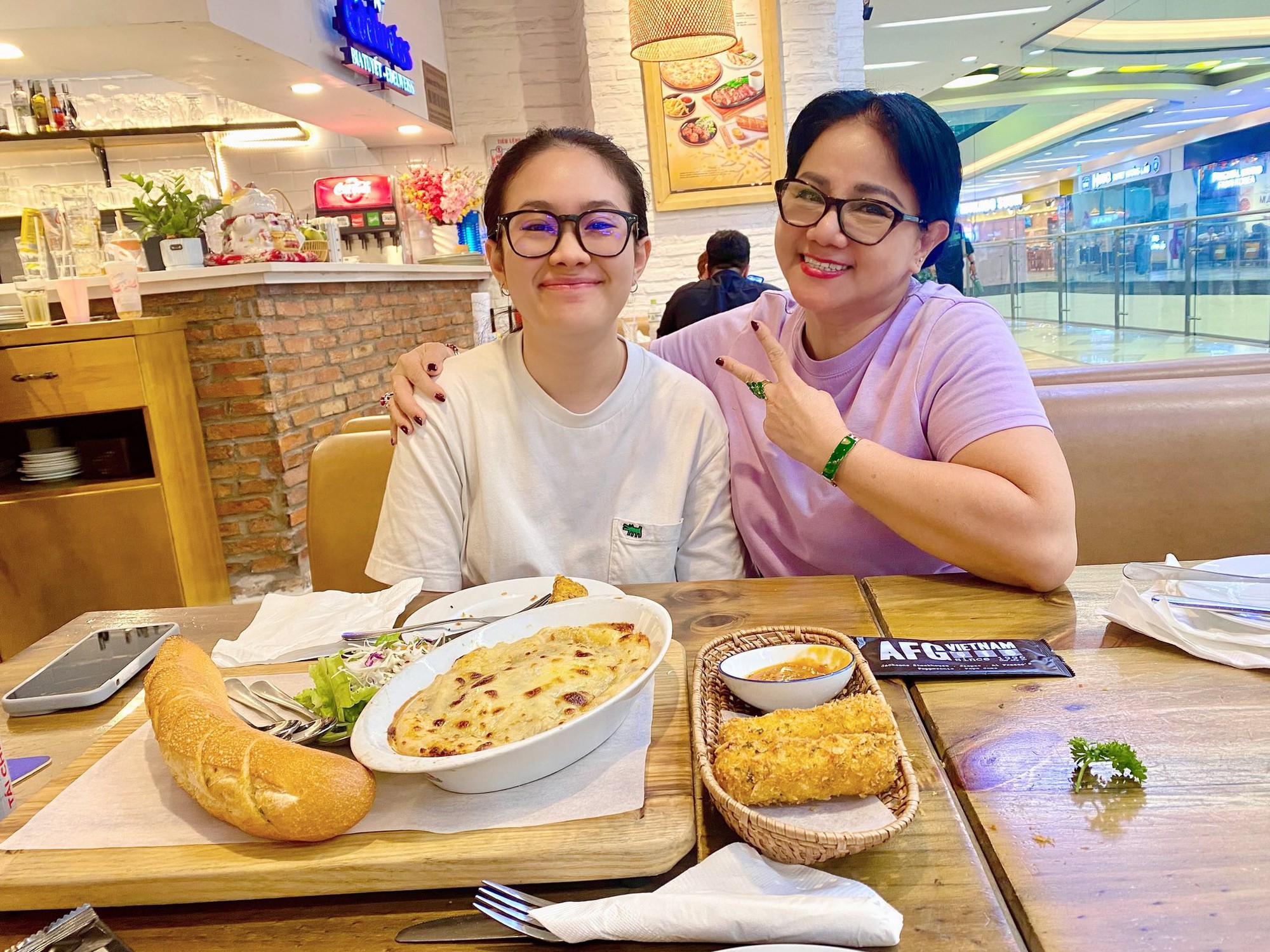 "Nữ hoàng cát-xê" thập niên 90, tiền trải đầy nhà, 3 lần đổ vỡ tình cảm: Tuổi 61 sống an yên một mình- Ảnh 4.