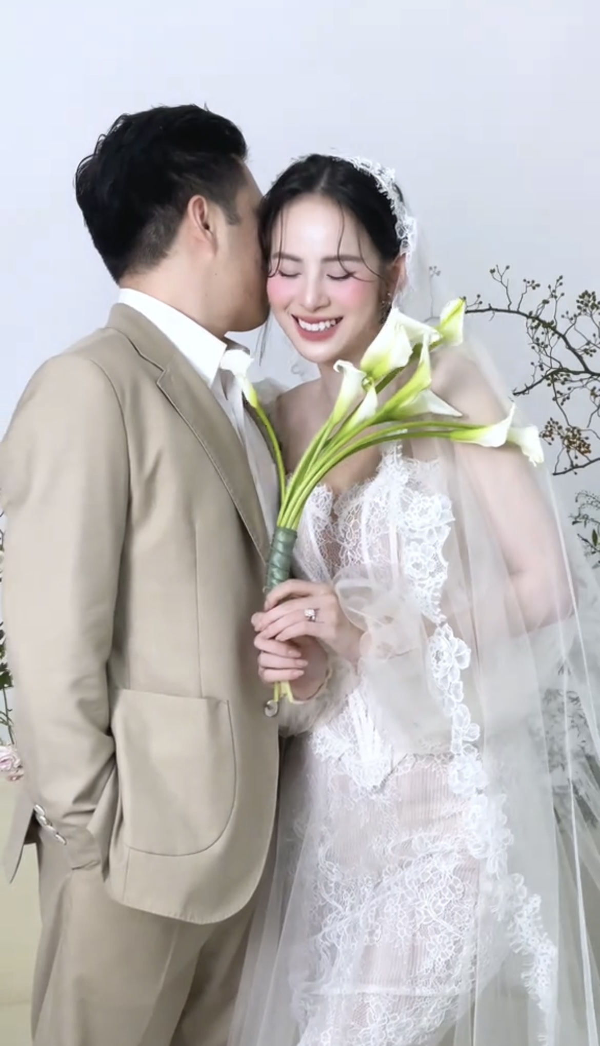 Chân dung thiếu gia Việt cưới mỹ nhân có "nụ cười triệu view" hot nhất hôm nay- Ảnh 8.