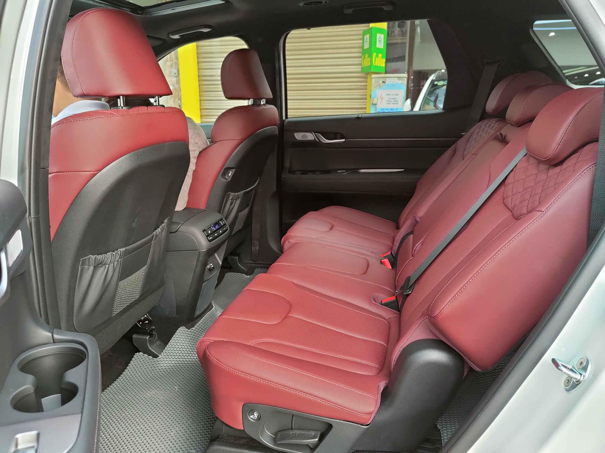 Hyundai Palisade tiếp tục ưu đãi ‘khủng’: Giảm 200 triệu tiền mặt, xuống cạnh tranh với Everest, Fortuner- Ảnh 6. Hyundai Palisade tiếp tục ưu đãi ‘khủng’: Giảm 200 triệu tiền mặt, xuống cạnh tranh với Everest, Fortuner- Ảnh 6.