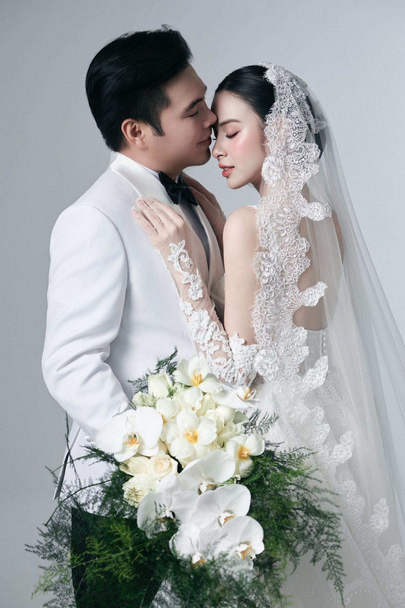 Chân dung thiếu gia Việt cưới mỹ nhân có "nụ cười triệu view" hot nhất hôm nay- Ảnh 4.