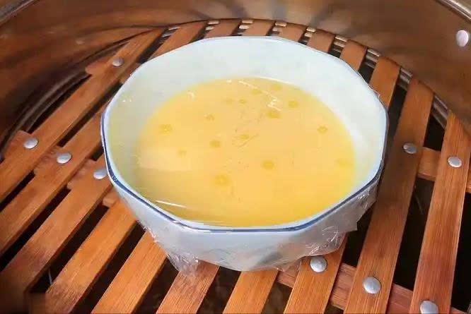 Người phụ nữ mắc tiểu đường ăn trứng hấp thường xuyên vào bữa sáng, cơ thể xuất hiện thay đổi bất ngờ- Ảnh 1.