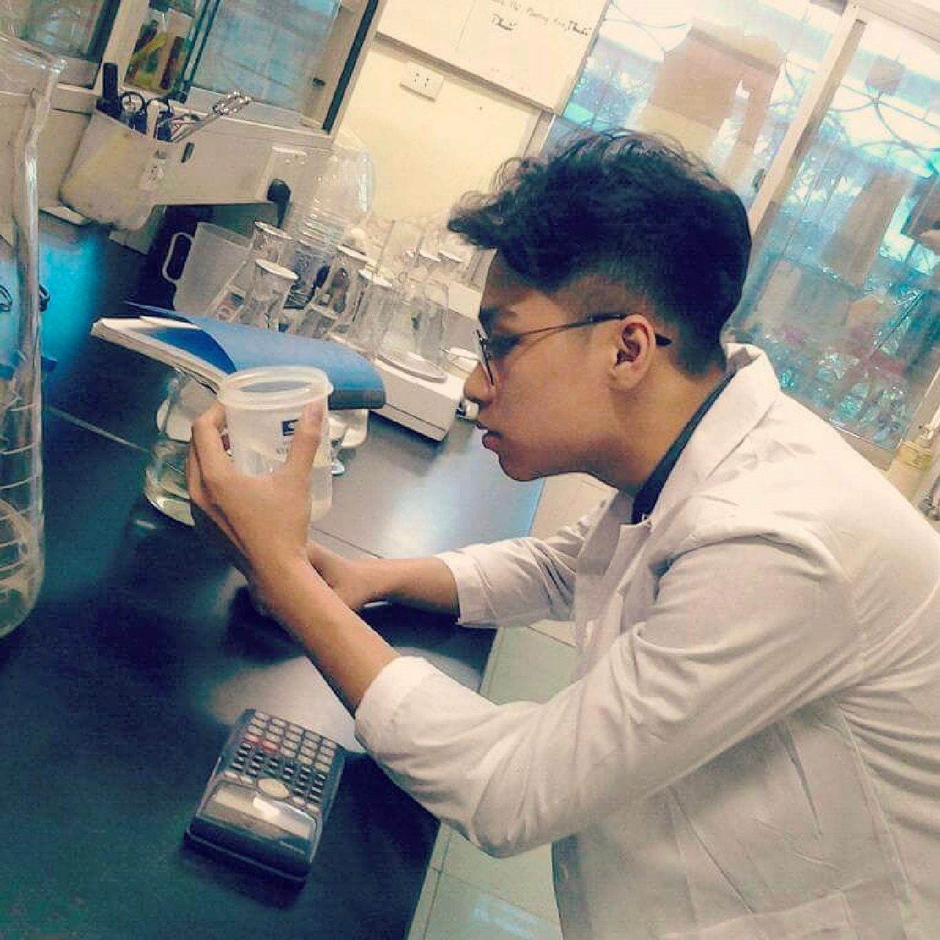 Từ cậu nhóc quậy phá đến quán quân học bổng 700 triệu của ĐH Quốc tế: Khi “trái tim sư tử” thức giấc- Ảnh 3. Từ cậu nhóc quậy phá đến quán quân học bổng 700 triệu của ĐH Quốc tế: Khi “trái tim sư tử” thức giấc- Ảnh 3.