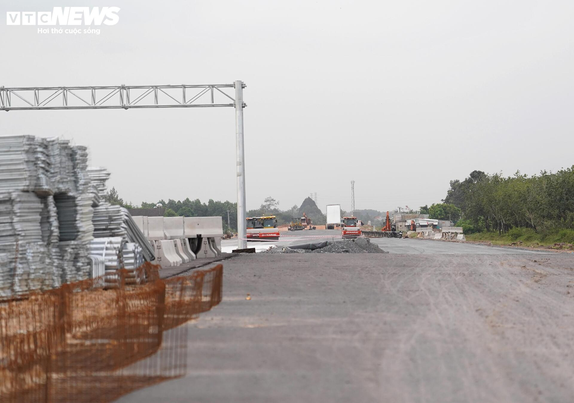 Cận kề ngày thông xe, cao tốc Biên Hòa - Vũng Tàu qua Đồng Nai hiện ra sao?- Ảnh 12.