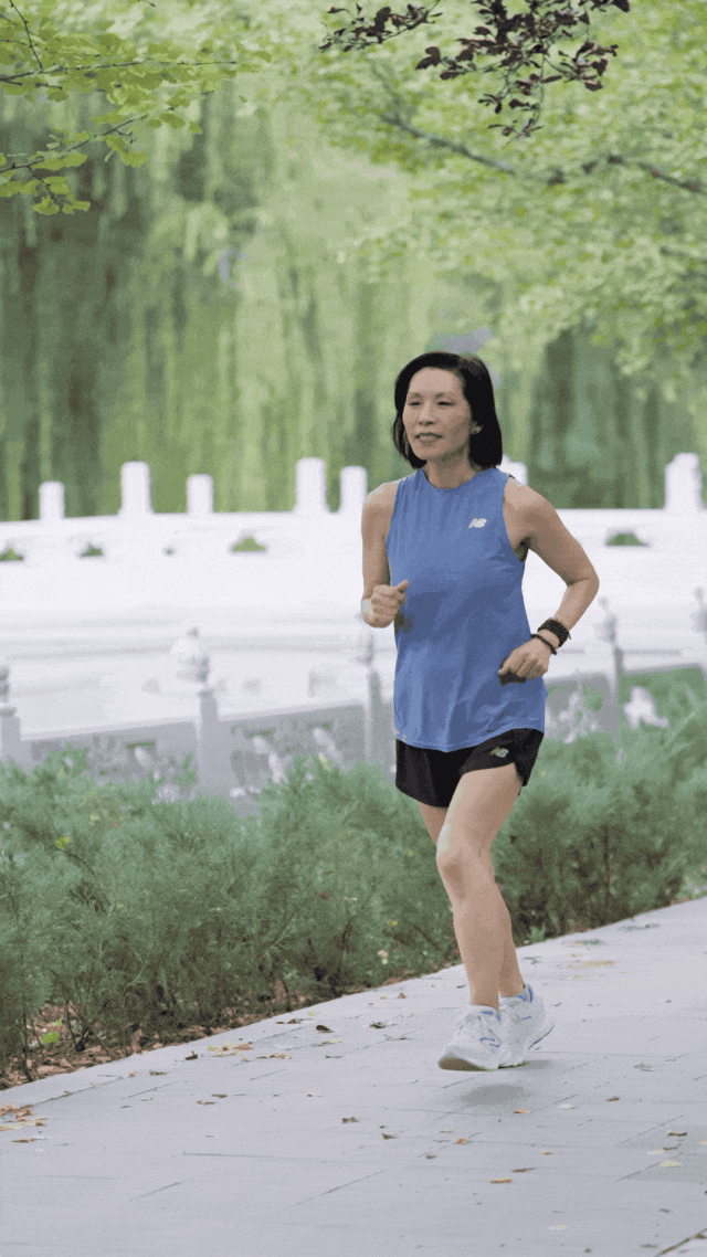 Bán đồ nội thất được 700 tỷ đồng, người phụ nữ U70 tận hưởng cuộc sống 1 mình trong căn nhà 100m2 ở thành phố “tấc đất tấc vàng”- Ảnh 12.