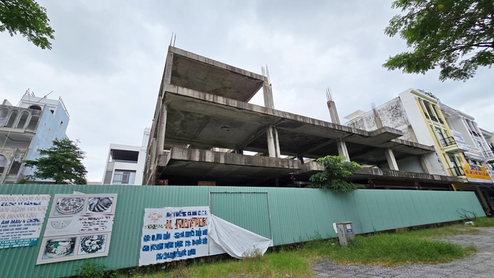 Bỏ chục tỉ mua shophouse ở Đà Nẵng, nhiều người vẫn phải “sống chui”- Ảnh 2. Bỏ chục tỉ mua shophouse ở Đà Nẵng, nhiều người vẫn phải “sống chui”- Ảnh 2.