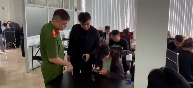 Bắt tạm giam quản lý Đỗ Trung Kiên- Ảnh 1.