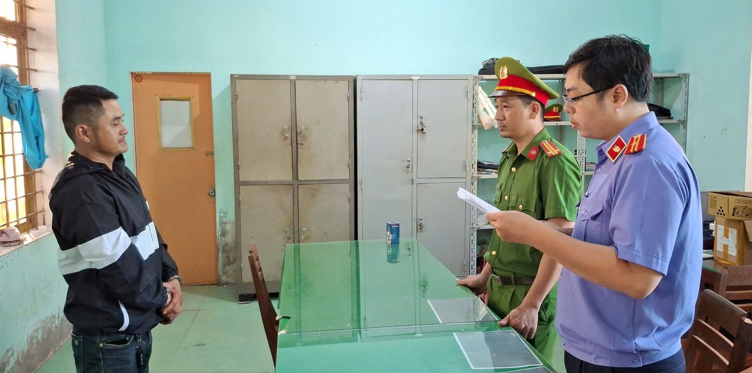 Ra lệnh bắt tạm giam Lê Quý Lê sinh năm 1992- Ảnh 1. Ra lệnh bắt tạm giam Lê Quý Lê sinh năm 1992- Ảnh 1.