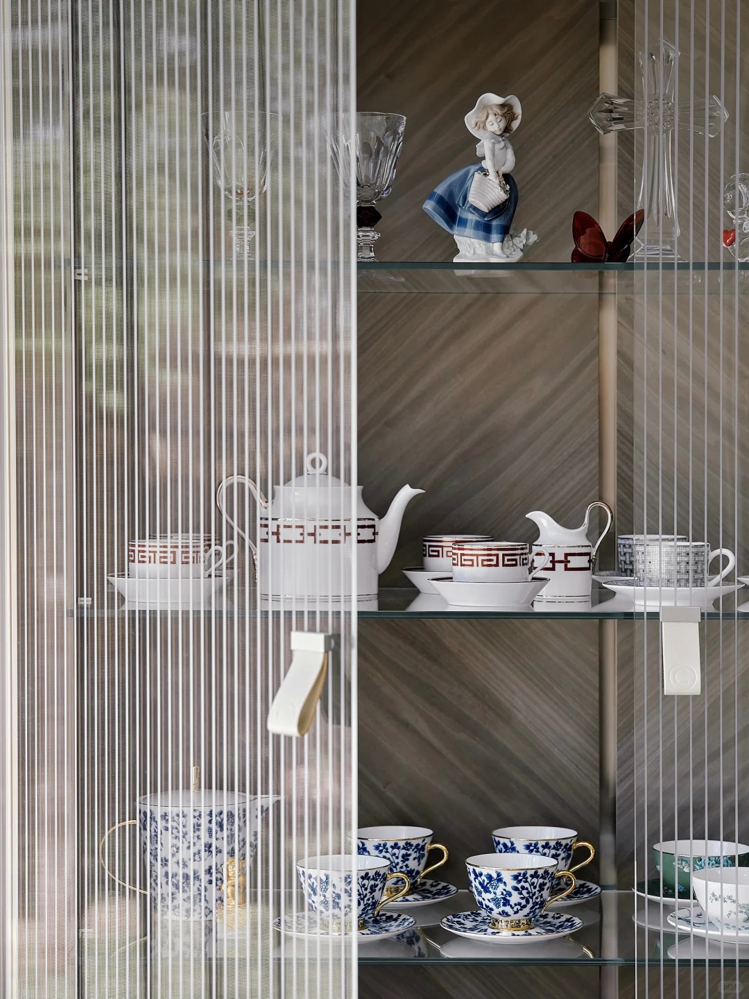 Cứ ngỡ "dì Tuyết" Vương Lâm U60 chỉ biết đóng vai ác: Sau 2 lần đổ vỡ, bà mẹ đơn thân decor biệt thự 300m2 thành nơi chữa lành cực phẩm, ai nhìn thấy cũng phải thốt lên quá sang!- Ảnh 15. Cứ ngỡ "dì Tuyết" Vương Lâm U60 chỉ biết đóng vai ác: Sau 2 lần đổ vỡ, bà mẹ đơn thân decor biệt thự 300m2 thành nơi chữa lành cực phẩm, ai nhìn thấy cũng phải thốt lên quá sang!- Ảnh 15.