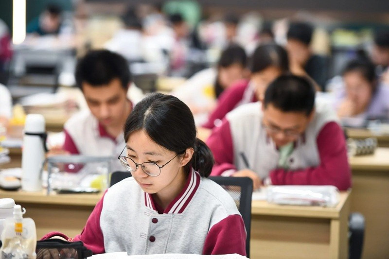 Giáo dục khắc nghiệt có thể giúp Trung Quốc thắng trong cuộc đua AI- Ảnh 1.