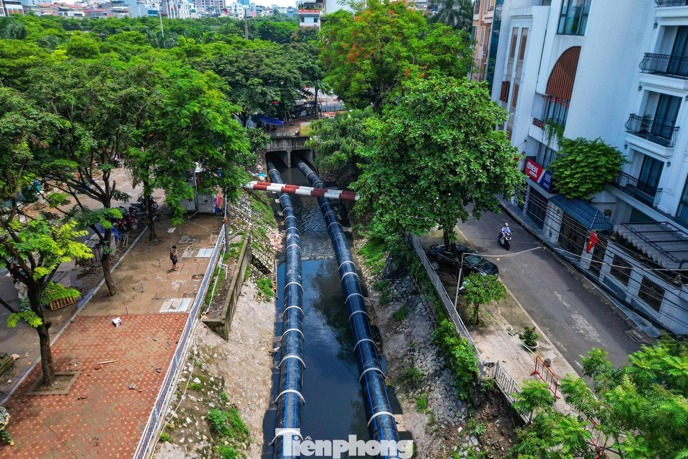 Hà Nội chi 869 tỷ đồng xây công trình khẩn cấp để bổ cập nước sông Tô Lịch và chống ngập- Ảnh 1.