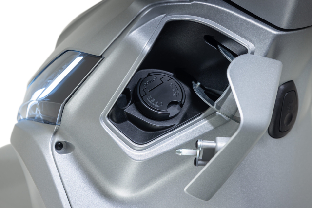 Hãng xây nhà máy ở Bình Dương ra mắt xe tay ga hybrid đầu tiên: phanh ABS, siêu tiết kiệm xăng, đe dọa thay thế Honda SH125- Ảnh 5.