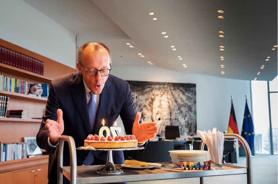 Thủ tướng Đức Friedrich Merz chật vật với lời hứa- Ảnh 1.